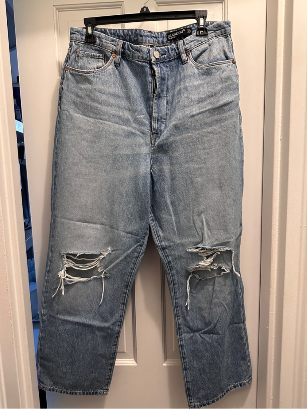 Blank NYC Baxter Light Blue Relaxed Women’s Jeans with Knee Rips
